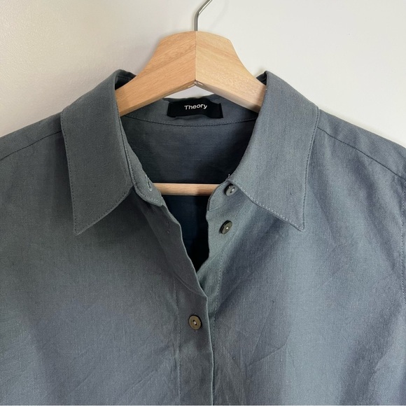 Theory Dark Gray Cropped Sleeveless Button Up Collared Shirt, Size Medium - Picture 2 of 7